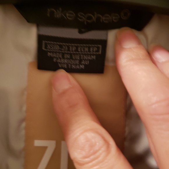 Nike jacket - Picture 4 of 4